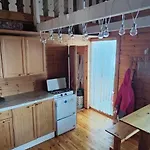 Traditional Finnish Lakeside Off-grid * Joensuu