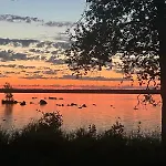 Traditional Finnish Lakeside Off-grid Chalet *