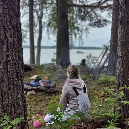 Traditional Finnish Lakeside Off-grid Island *