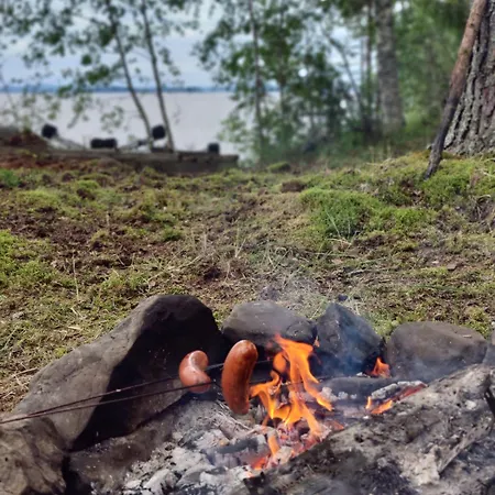 Traditional Finnish Lakeside Off-grid * Joensuu