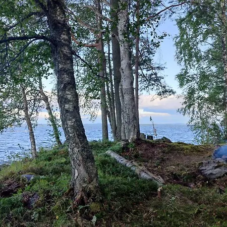 Traditional Finnish Lakeside Off-grid Joensuu