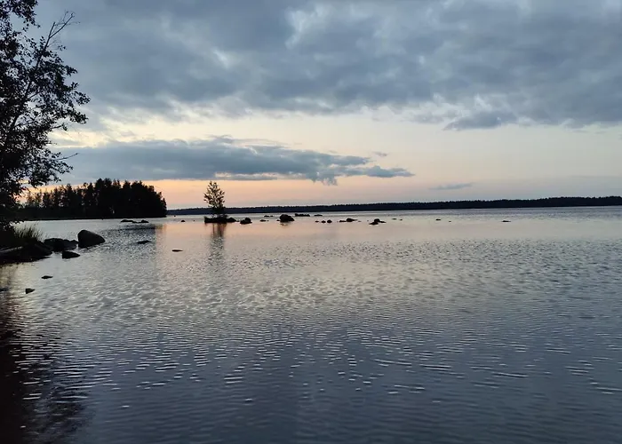 Traditional Finnish Lakeside Off-grid Joensuu
