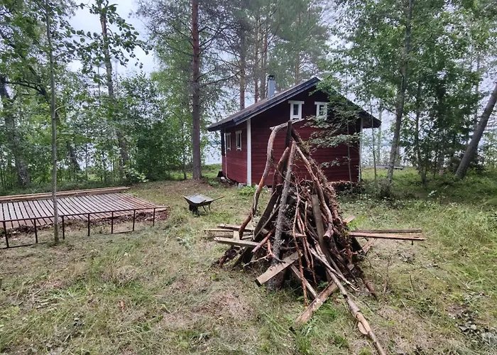 Traditional Finnish Lakeside Off-grid